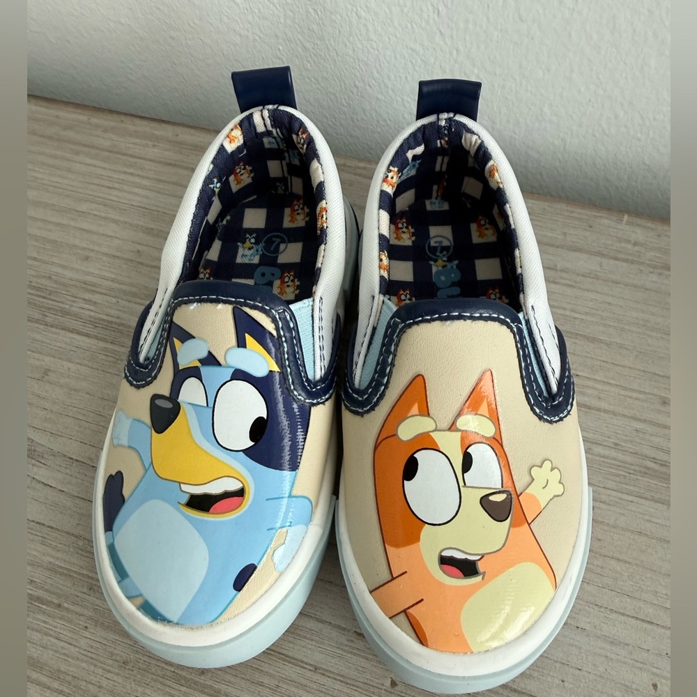 Kids Slip-On Sneakers with Bluey Characters - Navy & Cream